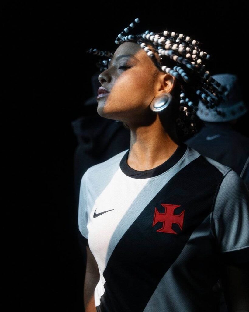 Camisa branca do Vasco feminina