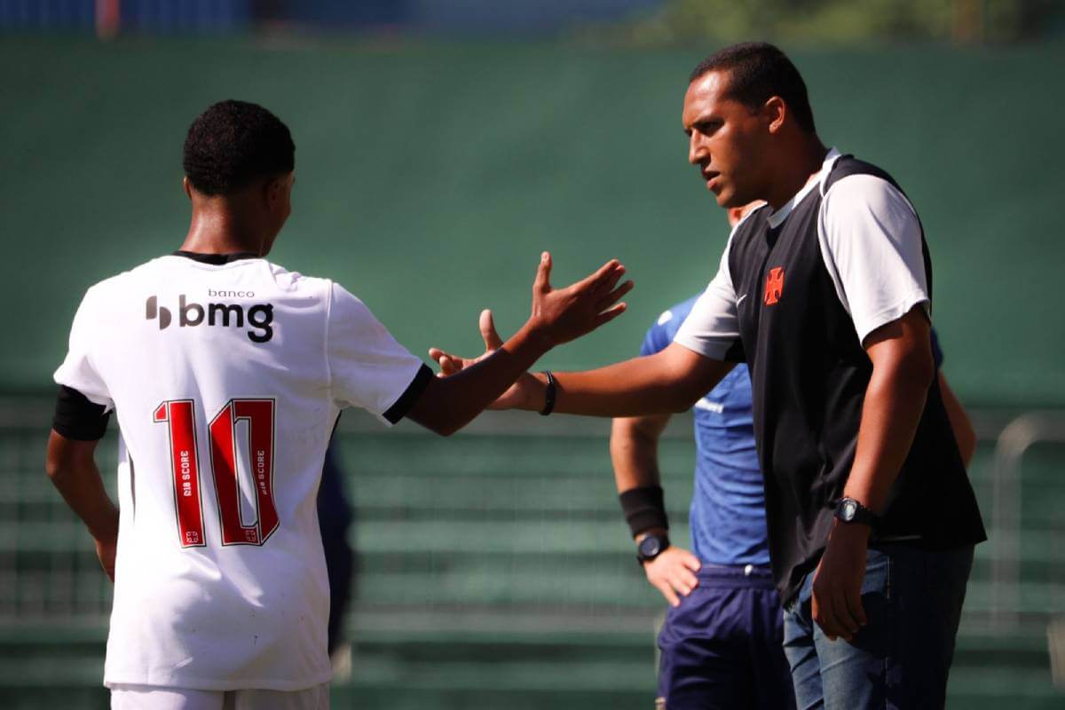 Iggor, técnico do Sub-20 do Vasco