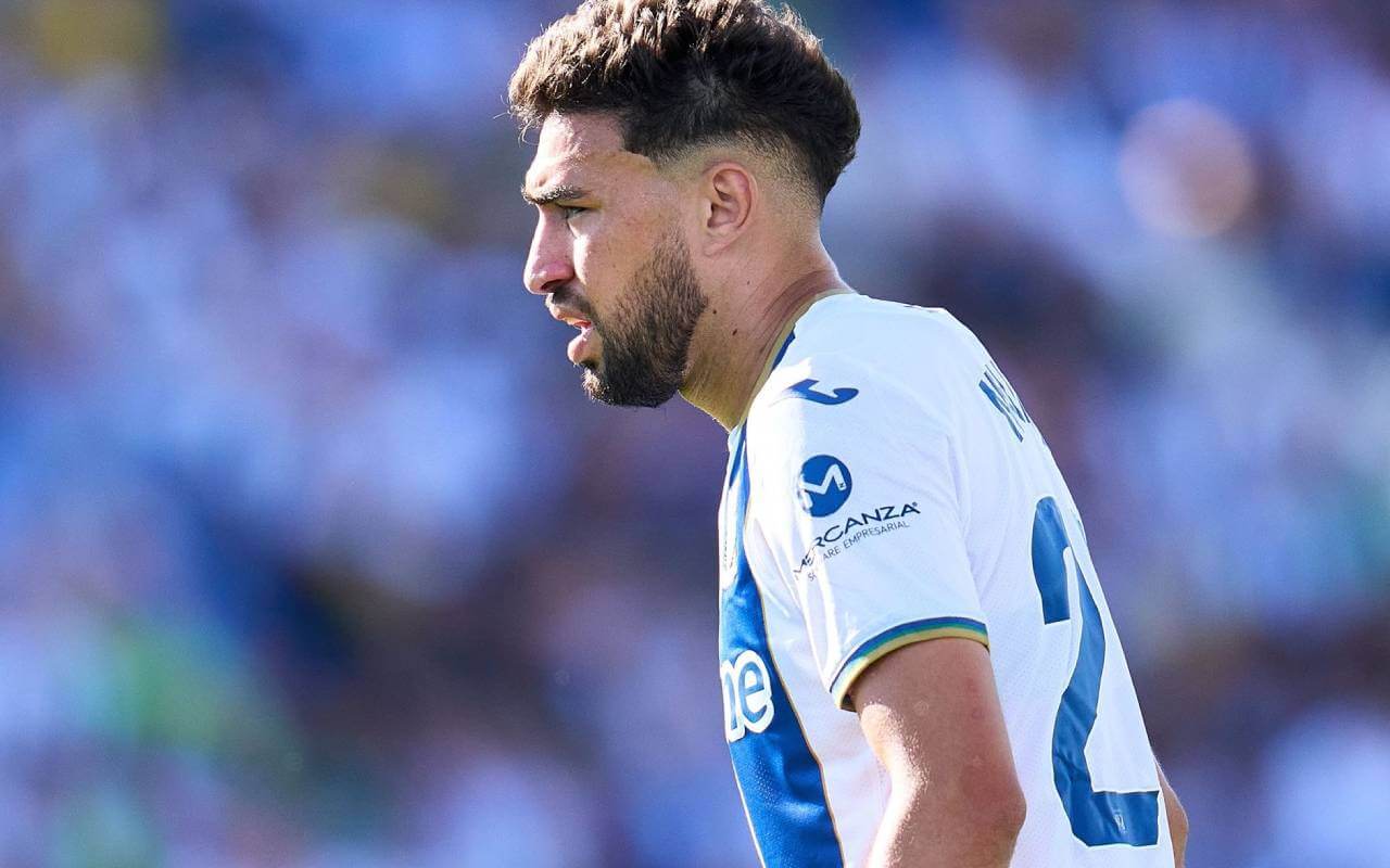 Atacante Munir El Haddadi