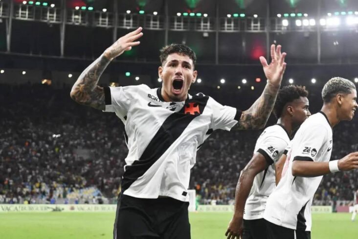 Saldivia comemorando vitória contra o Fluminense