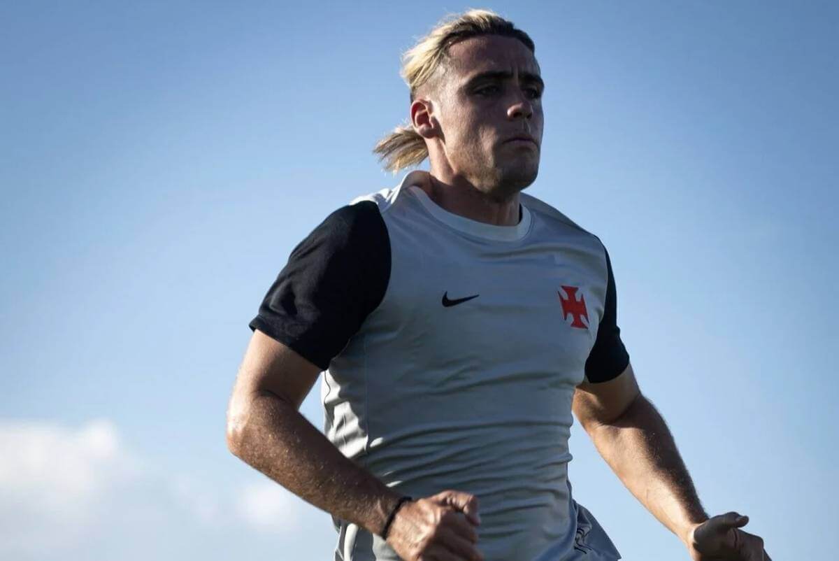 Spinelli durante treino do Vasco