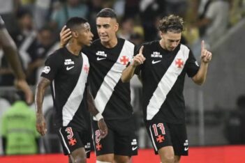 Puma, Tchê Tchê e Nuno em jogo contra o Fluminense