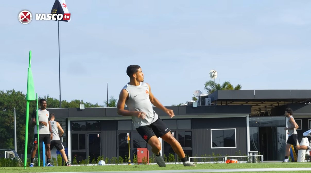 Riquelme Avellar, lateral-esquerdo do Vasco