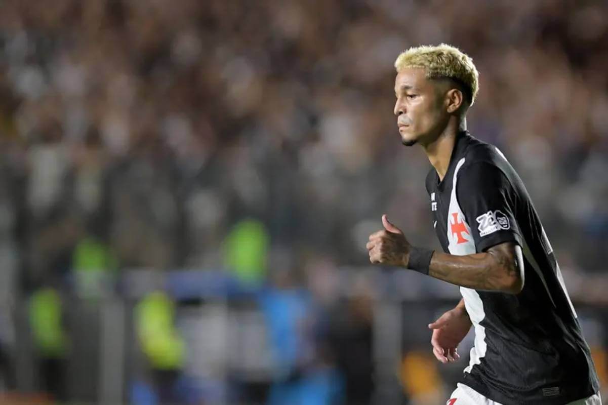 Adson em Vasco x Olimpia em São Januário