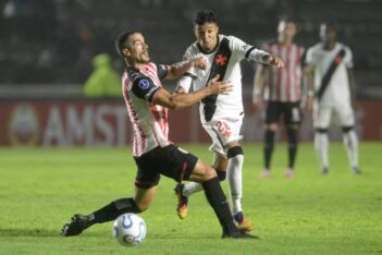 Dardo Miloc e Adson em Barracas Central x Vasco