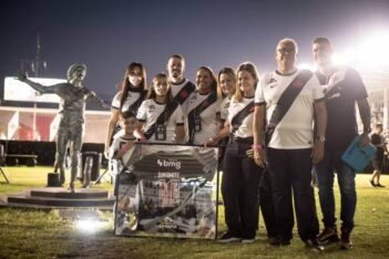 Vasco faz homenagem para Dinamite em São Januário