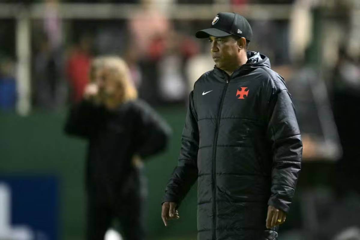 Marcelo Salles em Barracas Central x Vasco