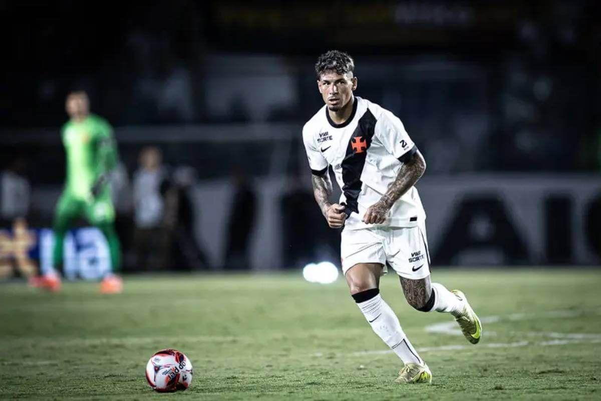 Alan Saldivia em jogo pelo Vasco