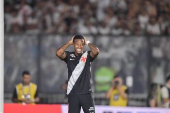 Tchê Tchê lamenta gol perdido contra o Botafogo