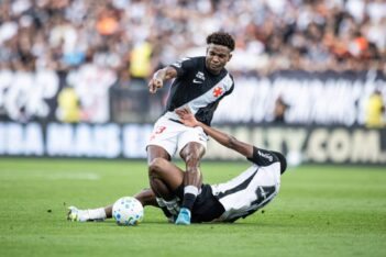 Tesoura de André em Thiago Mendes