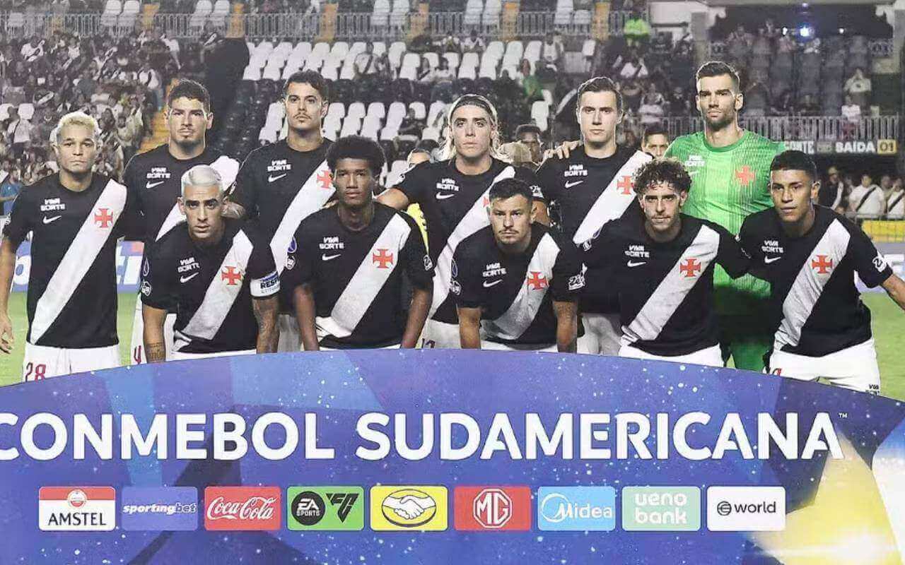 Vasco x Olimpia em São Januário