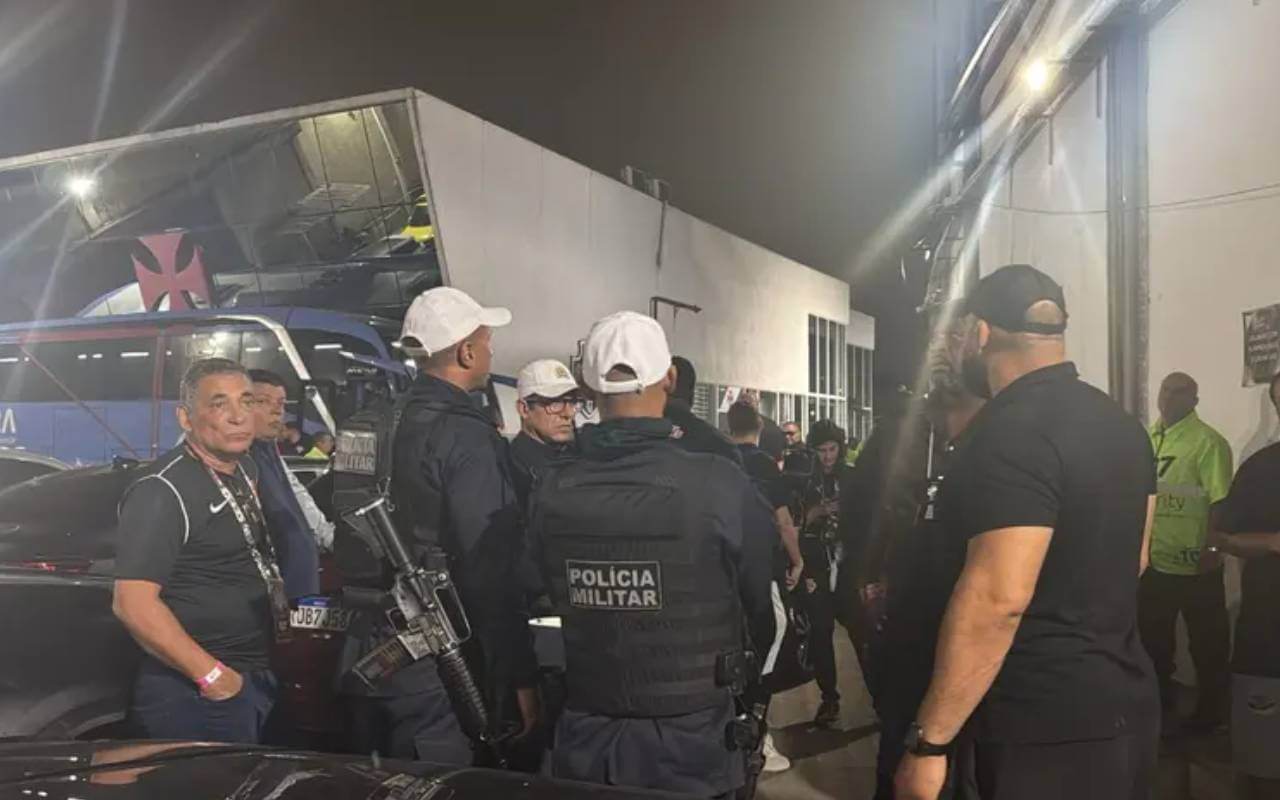 Confusão em São Januário após derrota