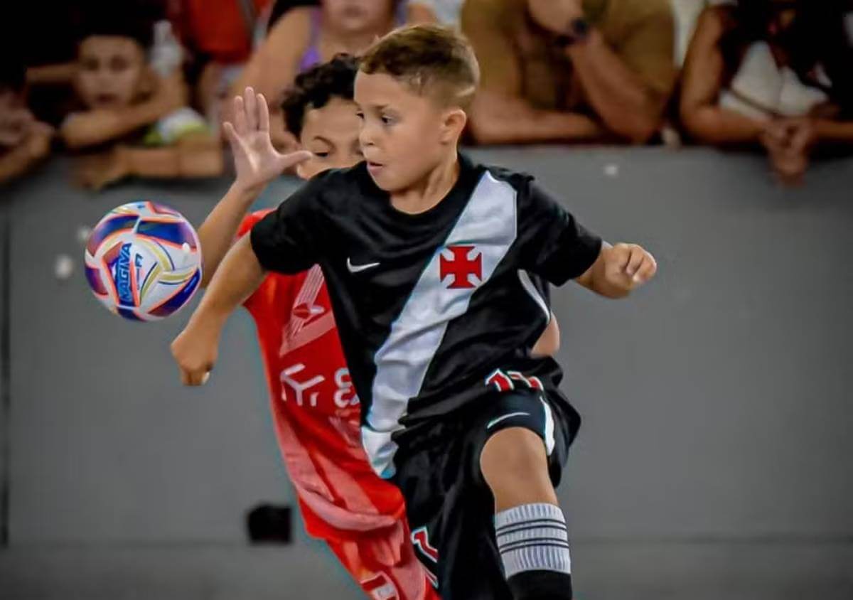 Guguinha, jogador de futsal do Vasco