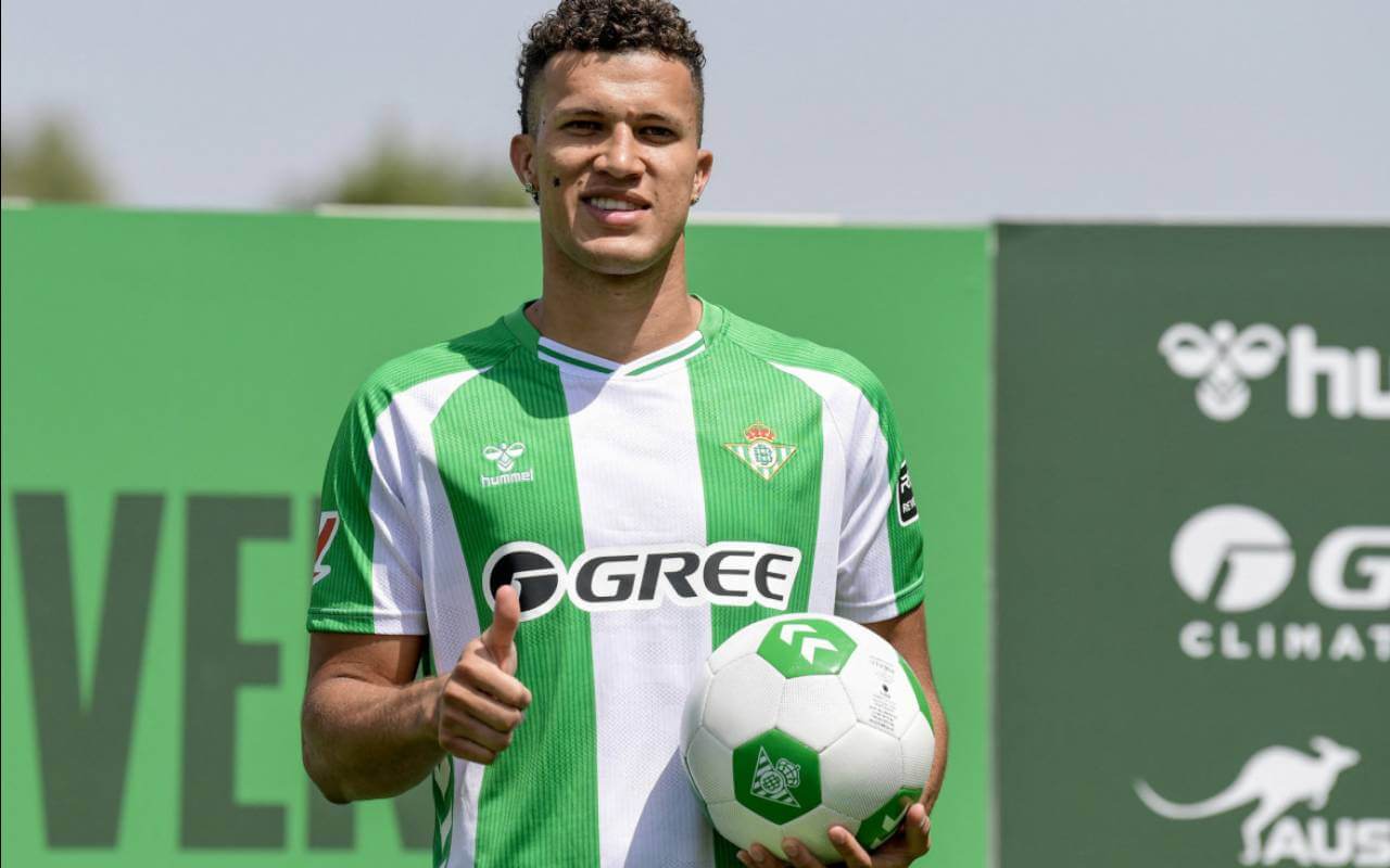 Nelson Deossa, jogador do Betis