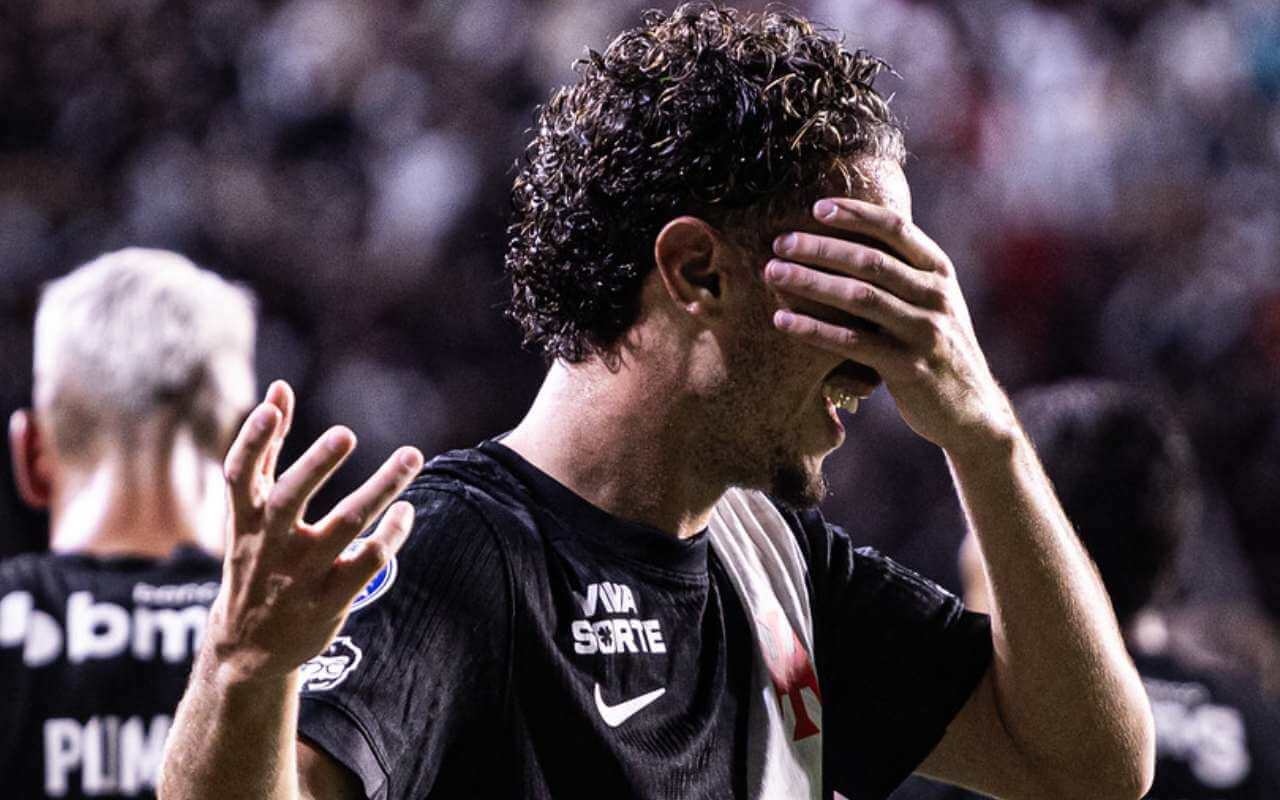 Nuno Moreira em Vasco x Olimpia em São Januário