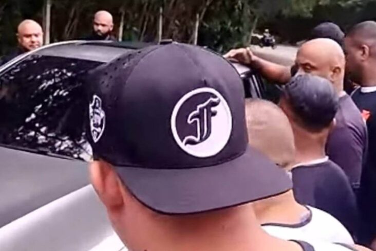 Organizadas cobram jogadores do Vasco no CT