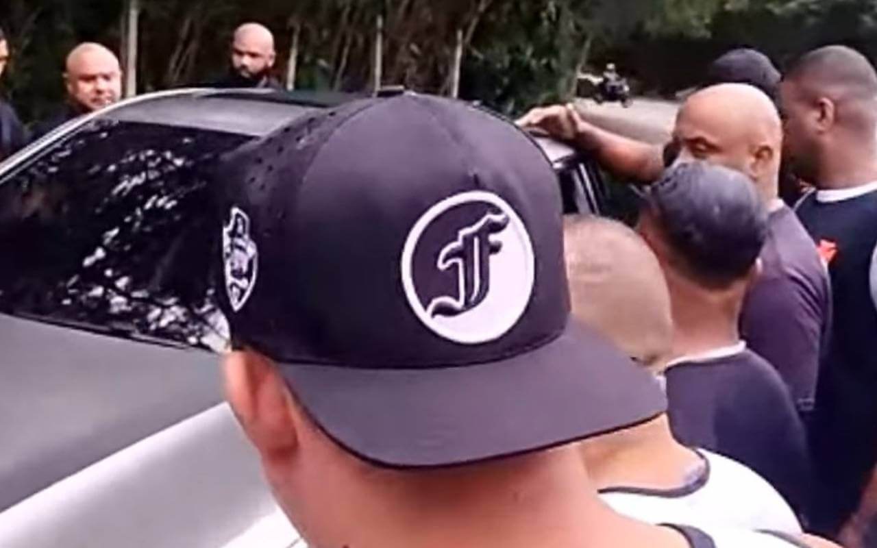 Organizadas cobram jogadores do Vasco no CT