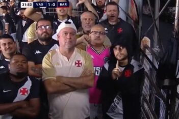 Reação dos torcedores em gol Vasco contra o Barracas