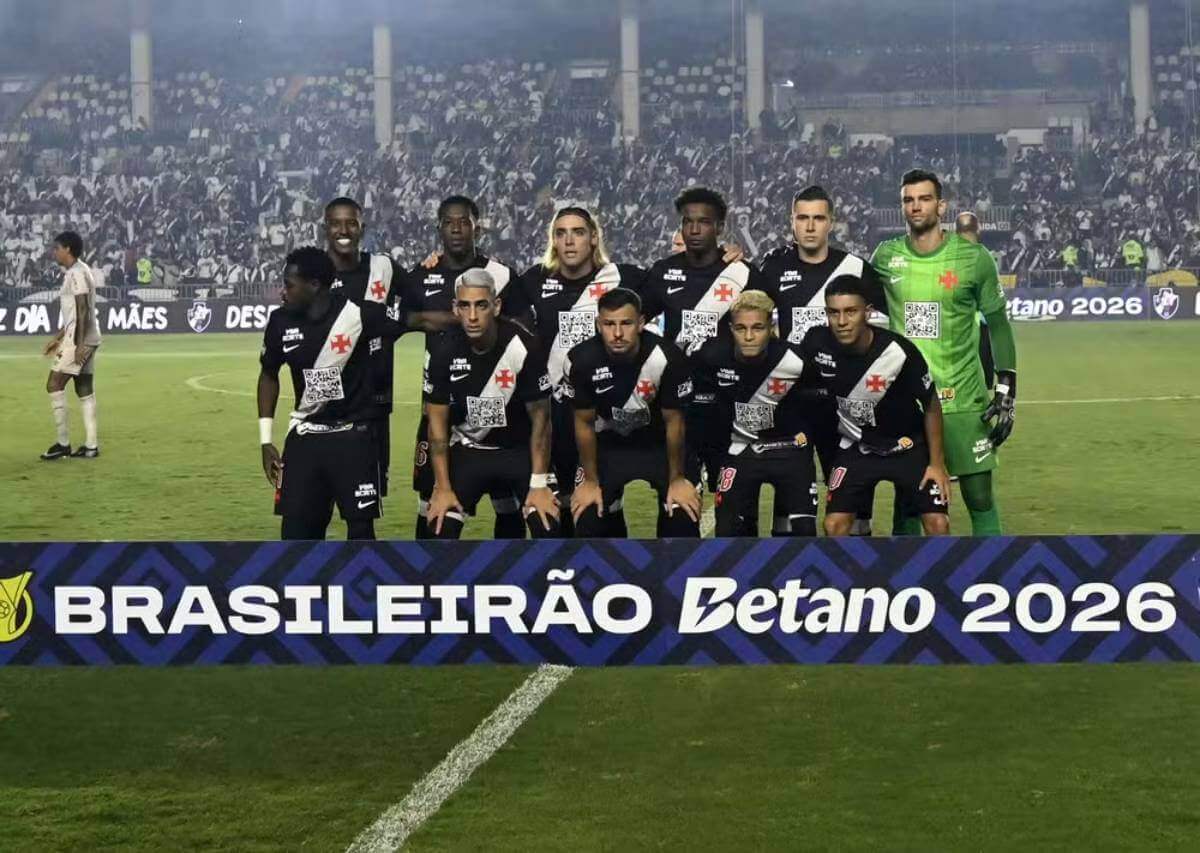 Time do Vasco em jogo contra o Athletico-PR