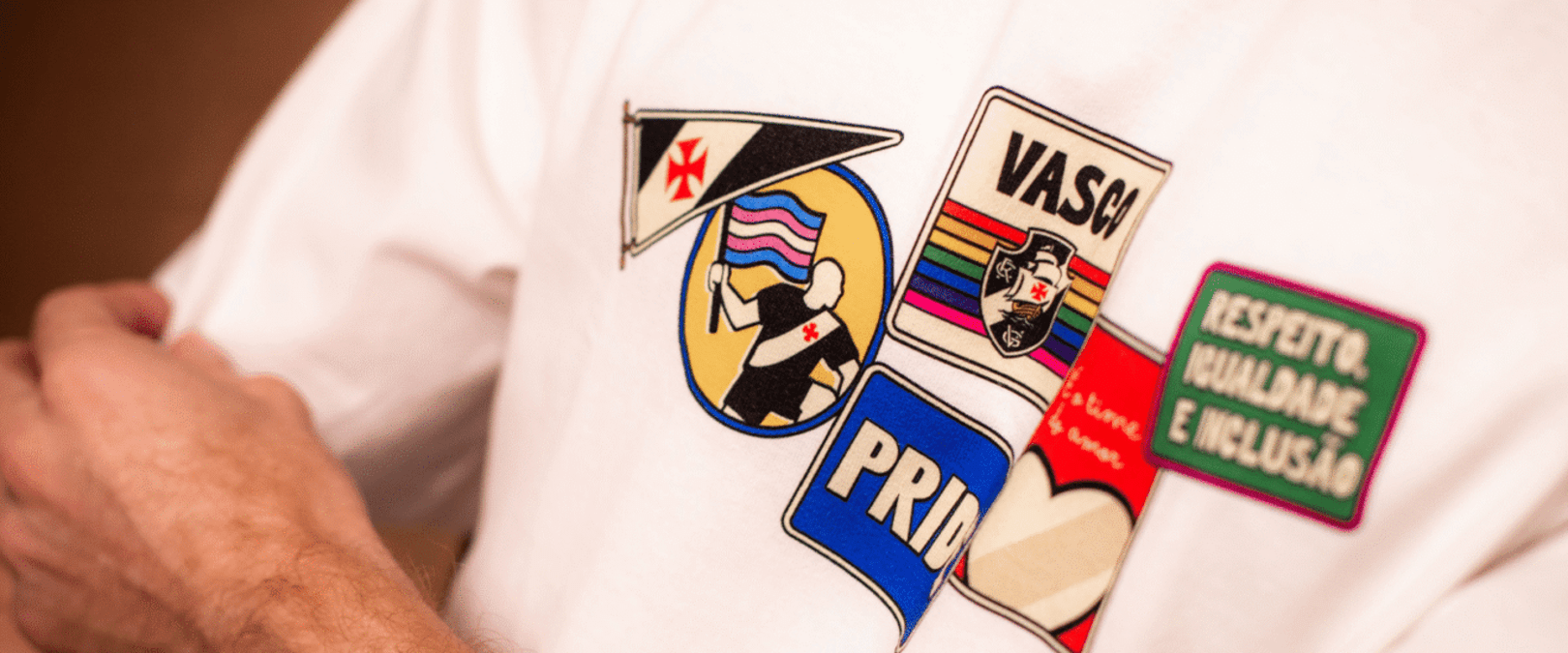 O Vasco da Gama apresentou neste domingo (28) uma camisa especial em homenagem ao Dia do Orgulho LGBTQIAPN+