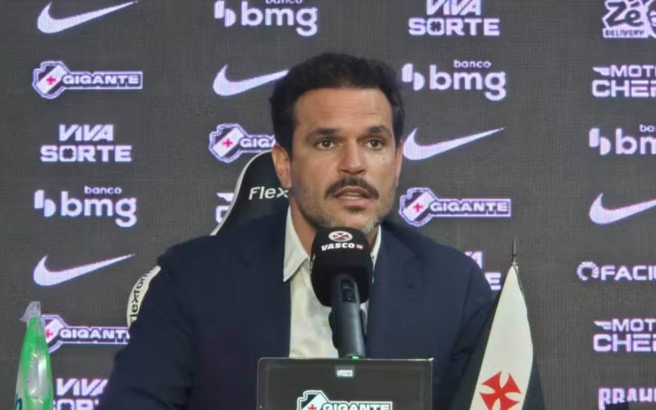 Diretor Admar Lopes em entrevista no Vasco