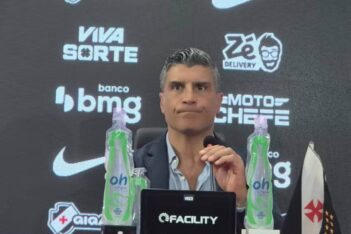 Pedro Emanuel em entrevista após Vitória x Vasco