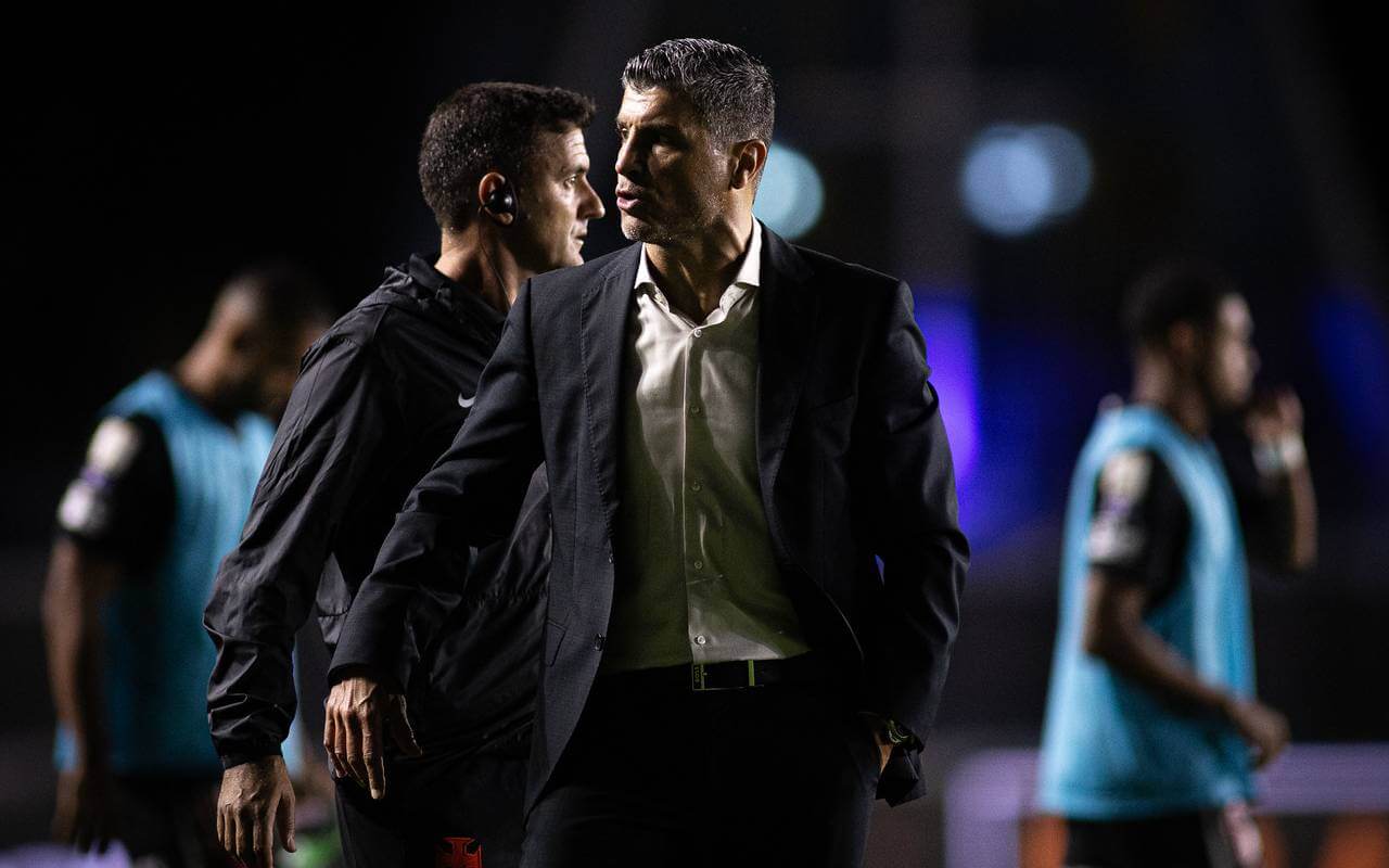 Pedro Emanuel em jogo do Vasco