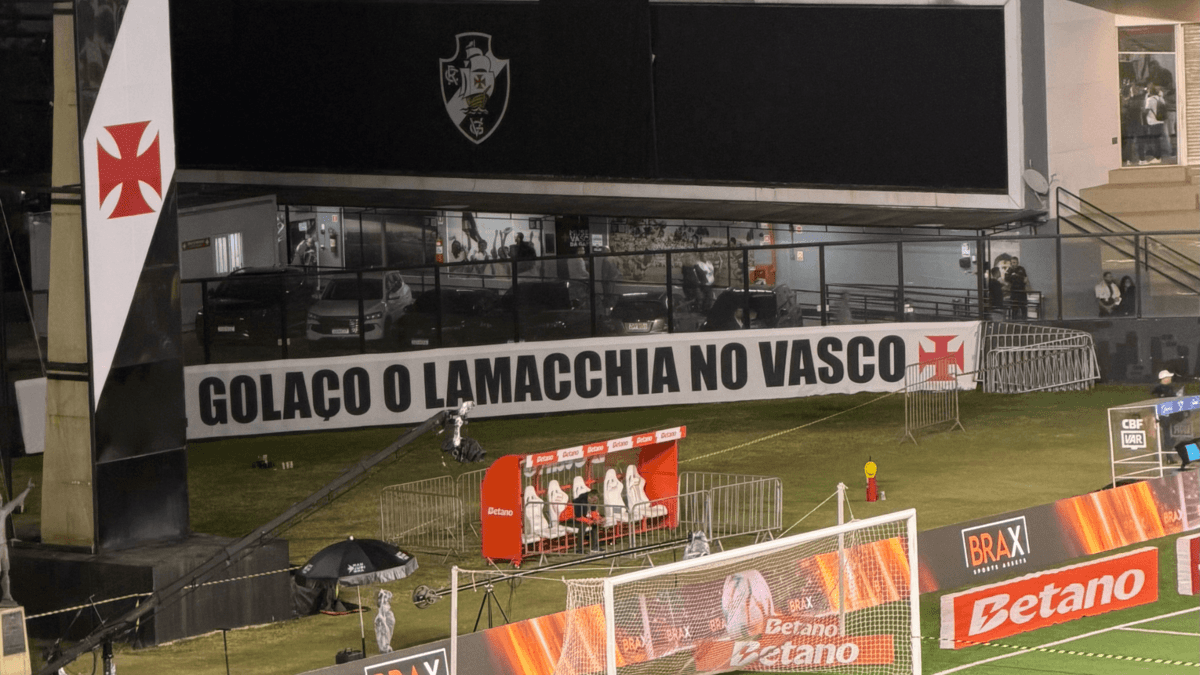 Faixa para Marcos Lamacchia em São Januário