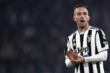 Arthur rescinde contrato com a Juventus