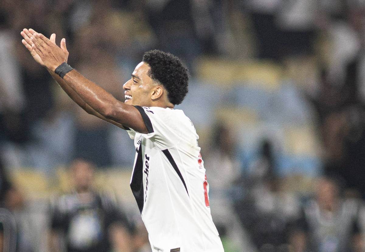 Brenner comemorando gol contra o Fluminense