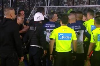 Confusão de dirigentes do Vasco com arbitragem