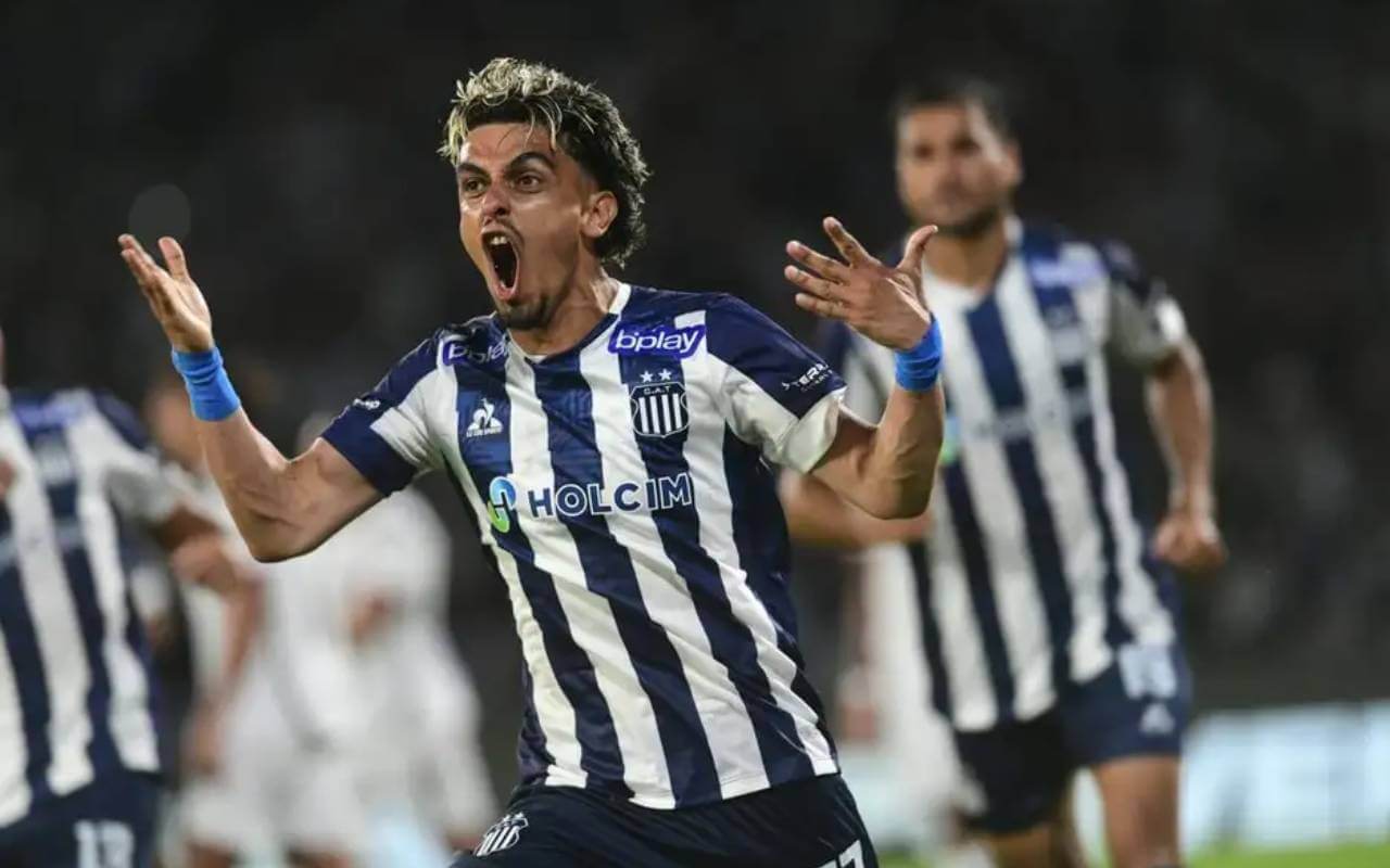Ronaldo Martínez entra na mira do Vasco