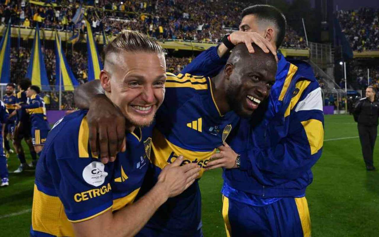 Enner Valencia comemorando gol pelo Boca