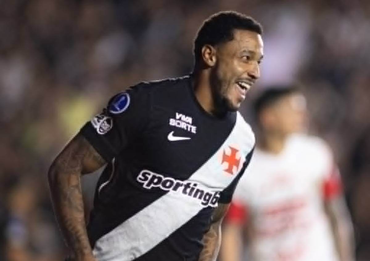 David comemorando gol contra o Santa Fe