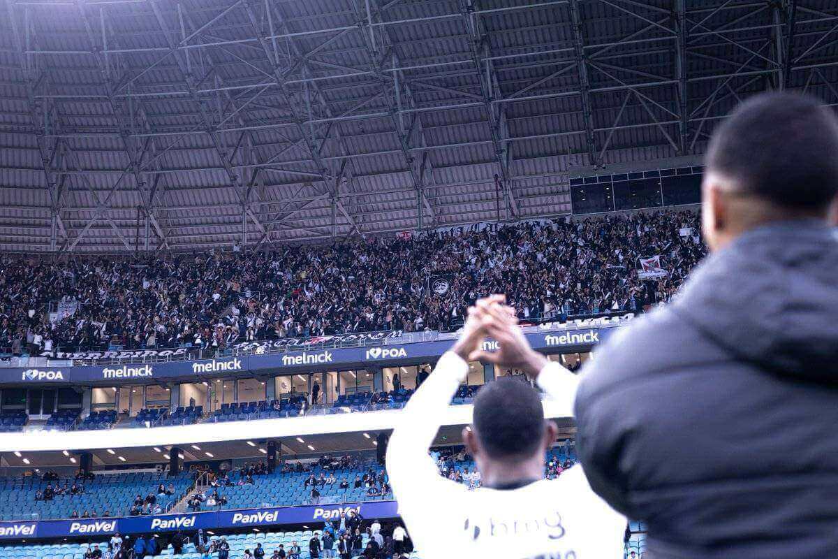 Torcida do Vasco presente na Anre do Grêmio