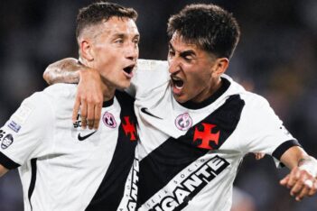 Bruno Duarte e Lescano comeorando gol do Vasco