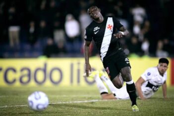 Hinestroza em Vasco x Corinthians
