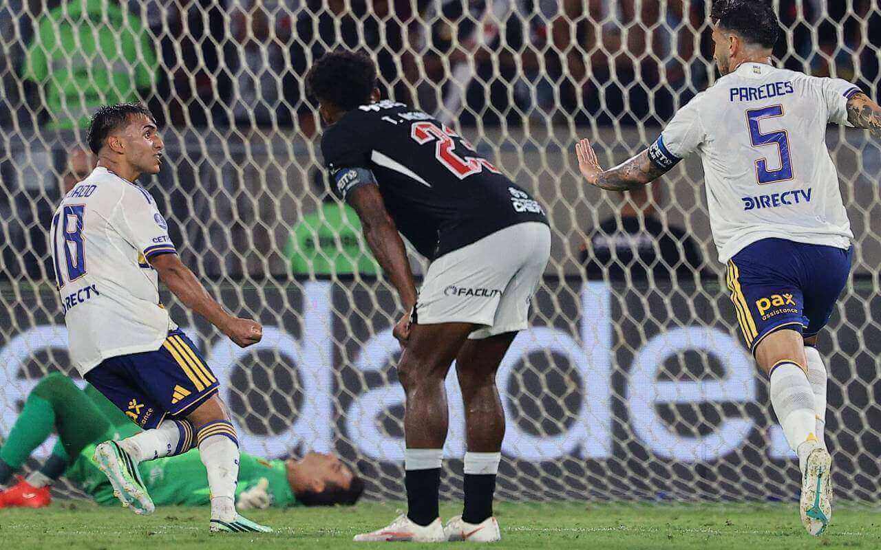 Léo Jardim falha em gol de Paredes
