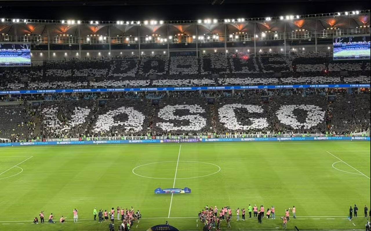Torcida faz mosaico do Vasco contra o Boca Juniors