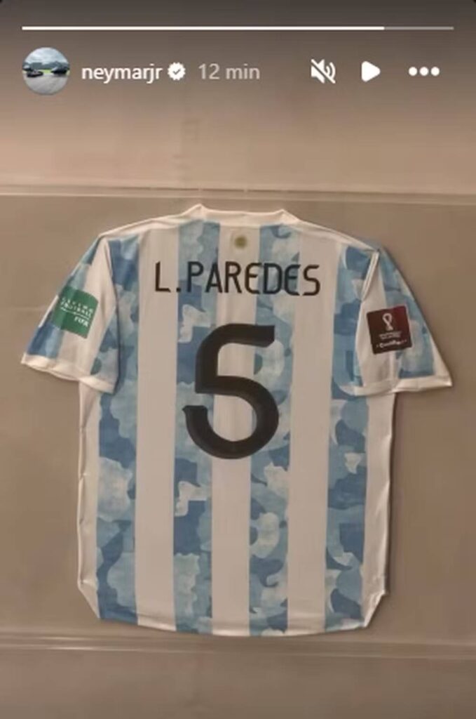 Neymar publica vídeo com camisa de Paredes após eliminação do Vasco